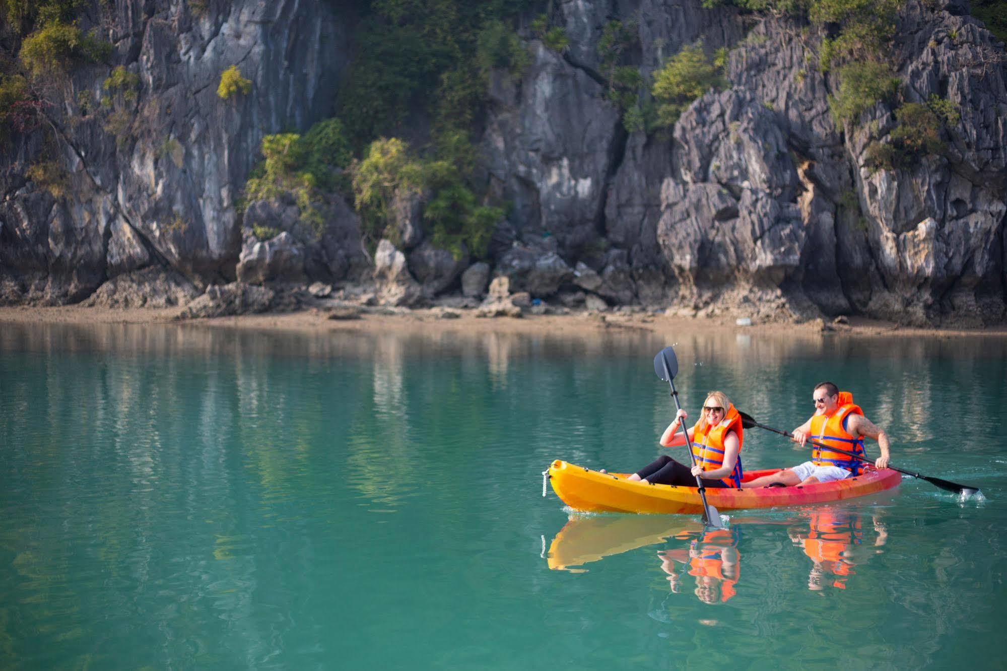 Flamingo Luxury Cruises Hotel Ha Long Exterior photo