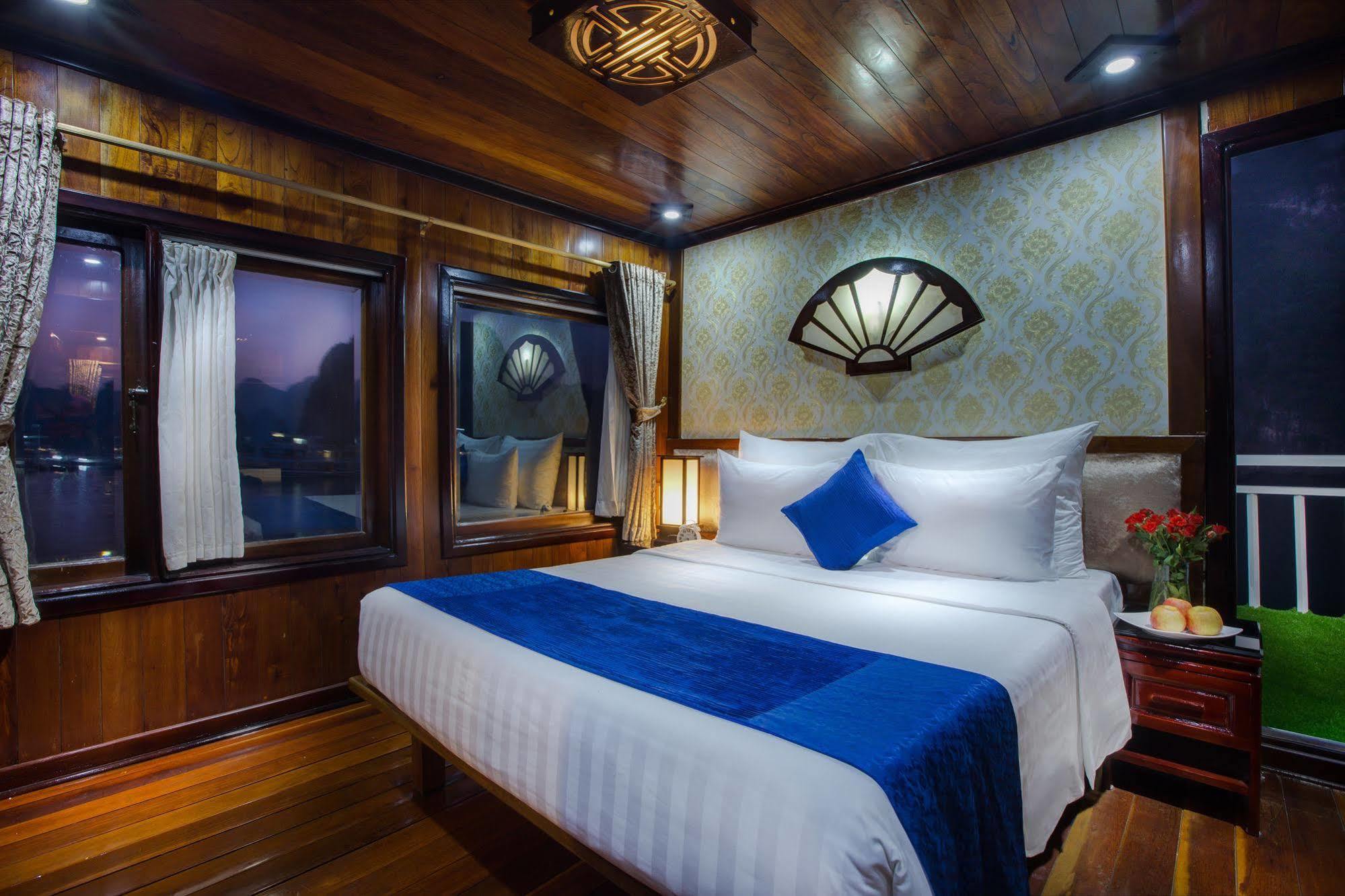 Flamingo Luxury Cruises Hotel Ha Long Exterior photo