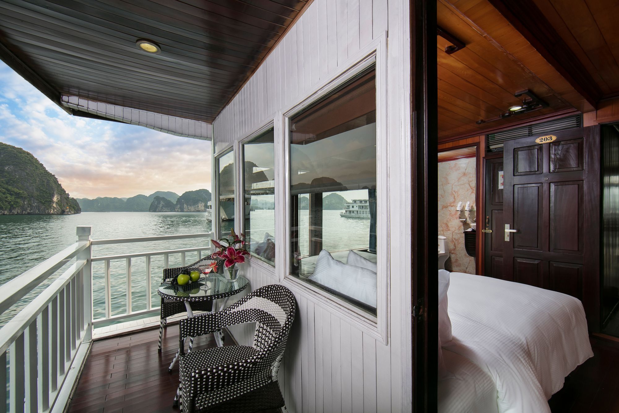 Flamingo Luxury Cruises Hotel Ha Long Exterior photo